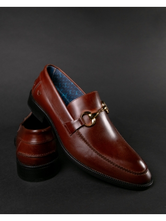 Sapato Mocassim Loafer com Fivela Mouro-Marrom